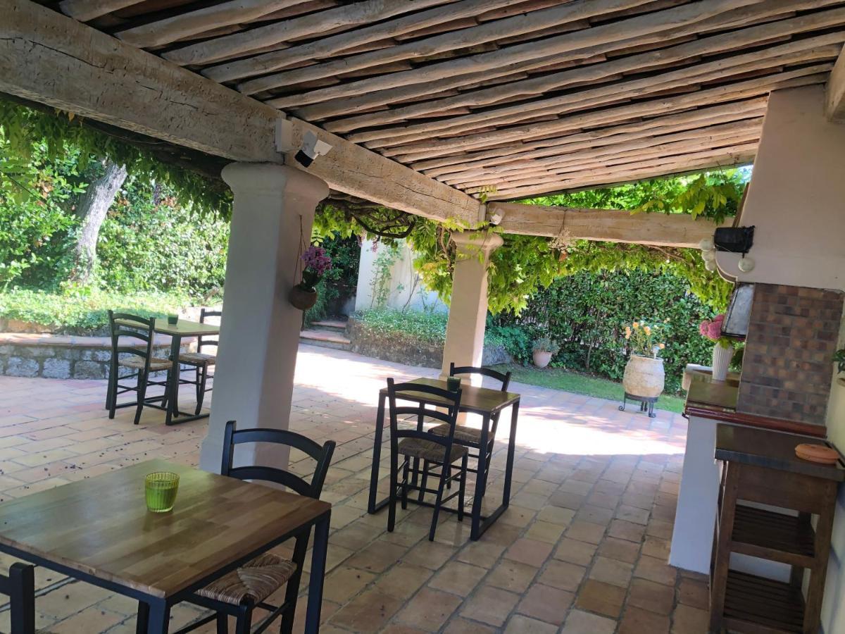 Le Mas De La Source Bed & Breakfast Mougins Eksteriør bilde