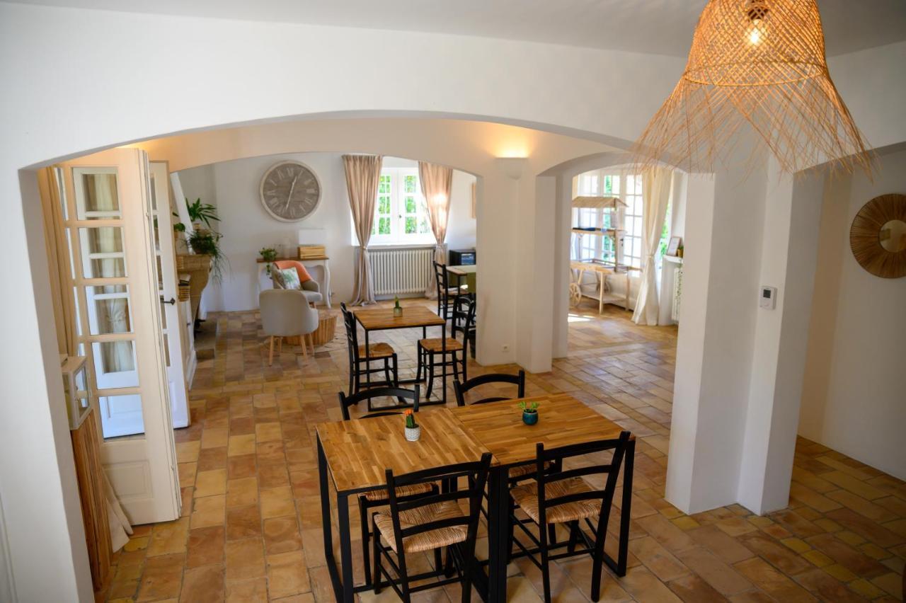 Le Mas De La Source Bed & Breakfast Mougins Eksteriør bilde