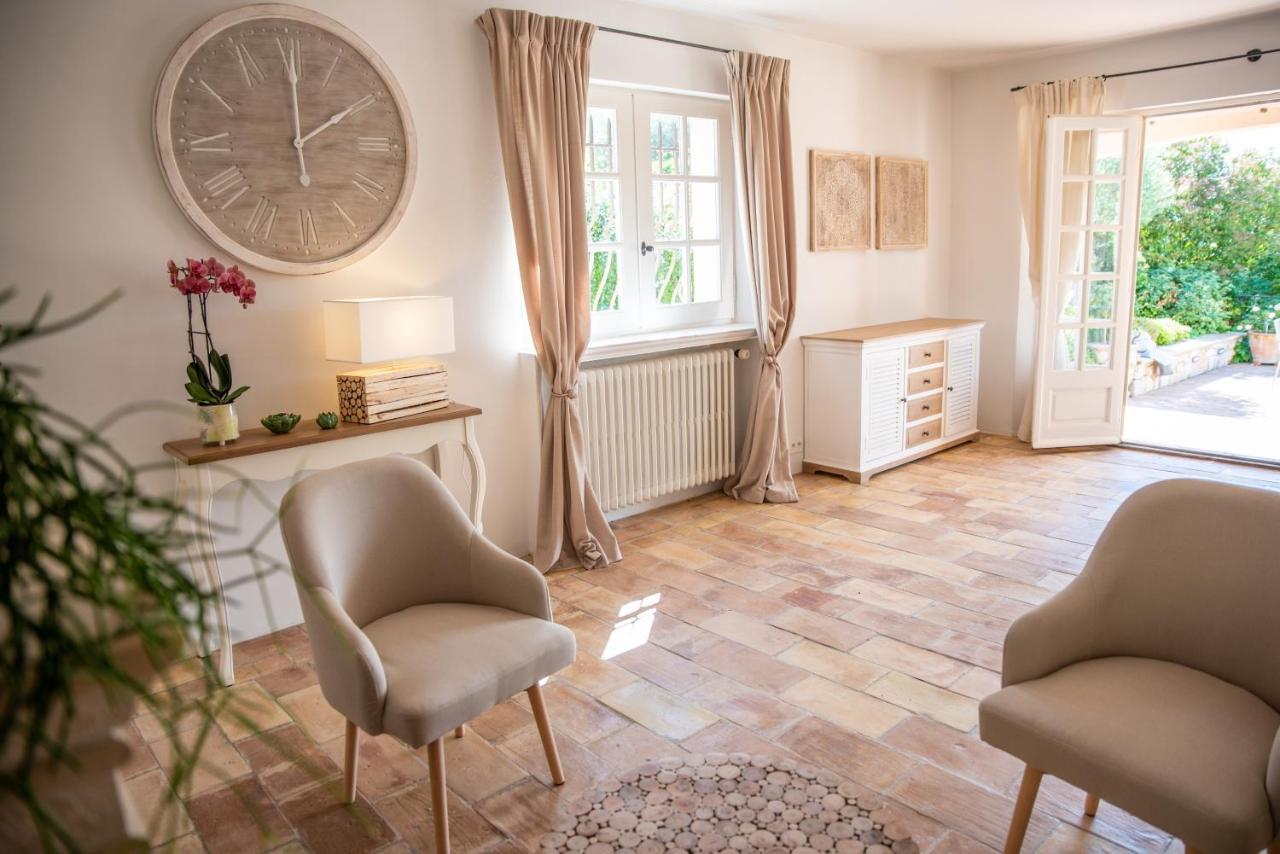 Le Mas De La Source Bed & Breakfast Mougins Eksteriør bilde